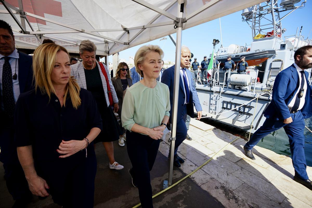 Lampedusa, 17 September 2023. Meloni and Von der Leyen during a visit on the island (photo Palazzo Chigi, license CC-BY-NC-SA 3.0 IT)