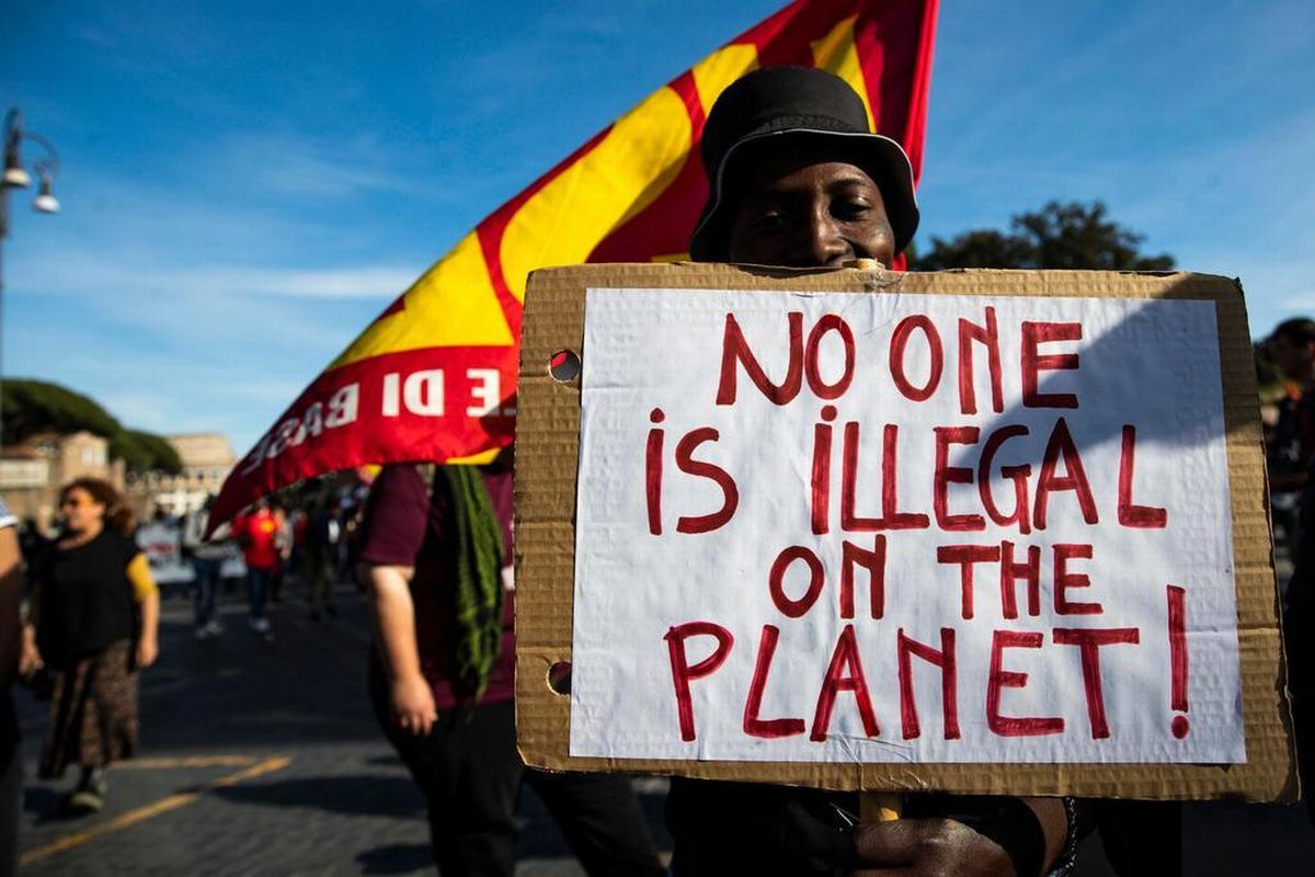 I migranti protestano contro il decreto Cutro. Foto di Angelo Carconi, Ansa 
